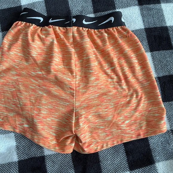 Nile dri-fit shorts - Picture 3 of 3
